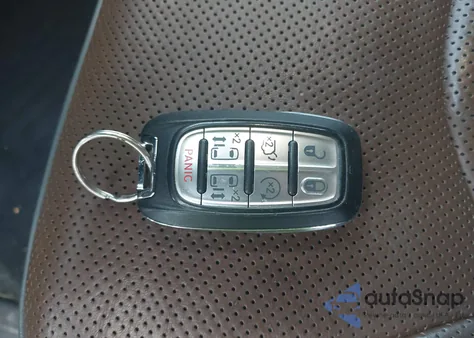 2019 Chrysler Pacifica Limited z USA, uszkodzony, nr VIN 2C4RC1GG1KR569665